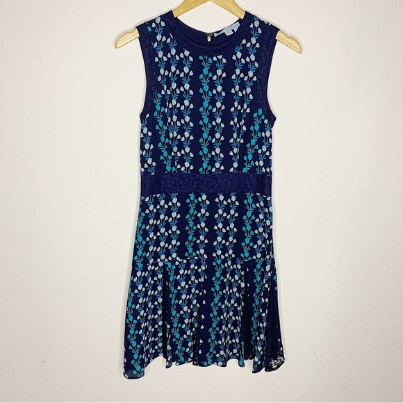 Draper James Meadow Vines Lace Fit & Flare Dress in Nassau Navy Size 4 $285 - Picture 2 of 10